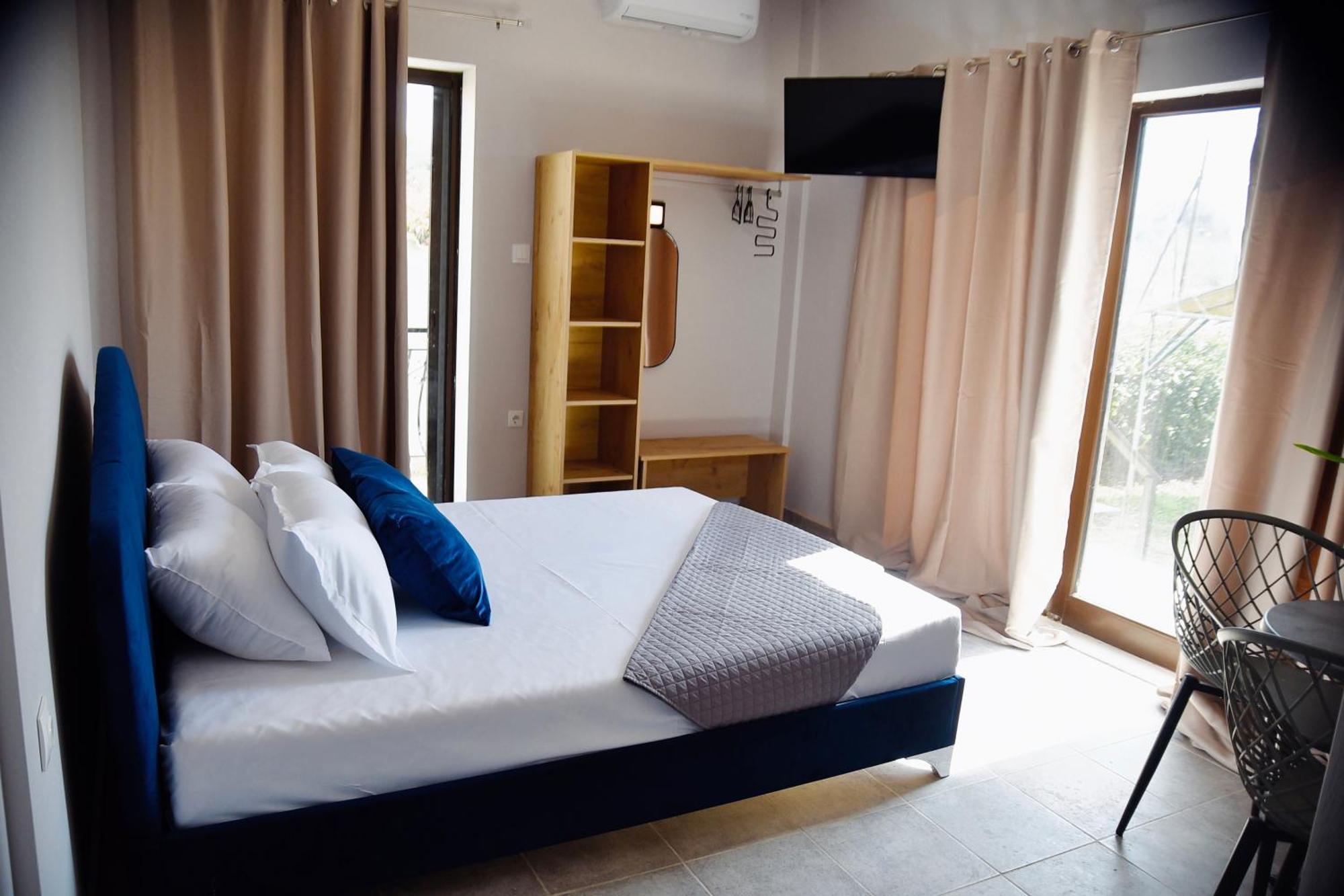 Room Nine 9 Beachfront Apartments Nea Kallikrateia Buitenkant foto