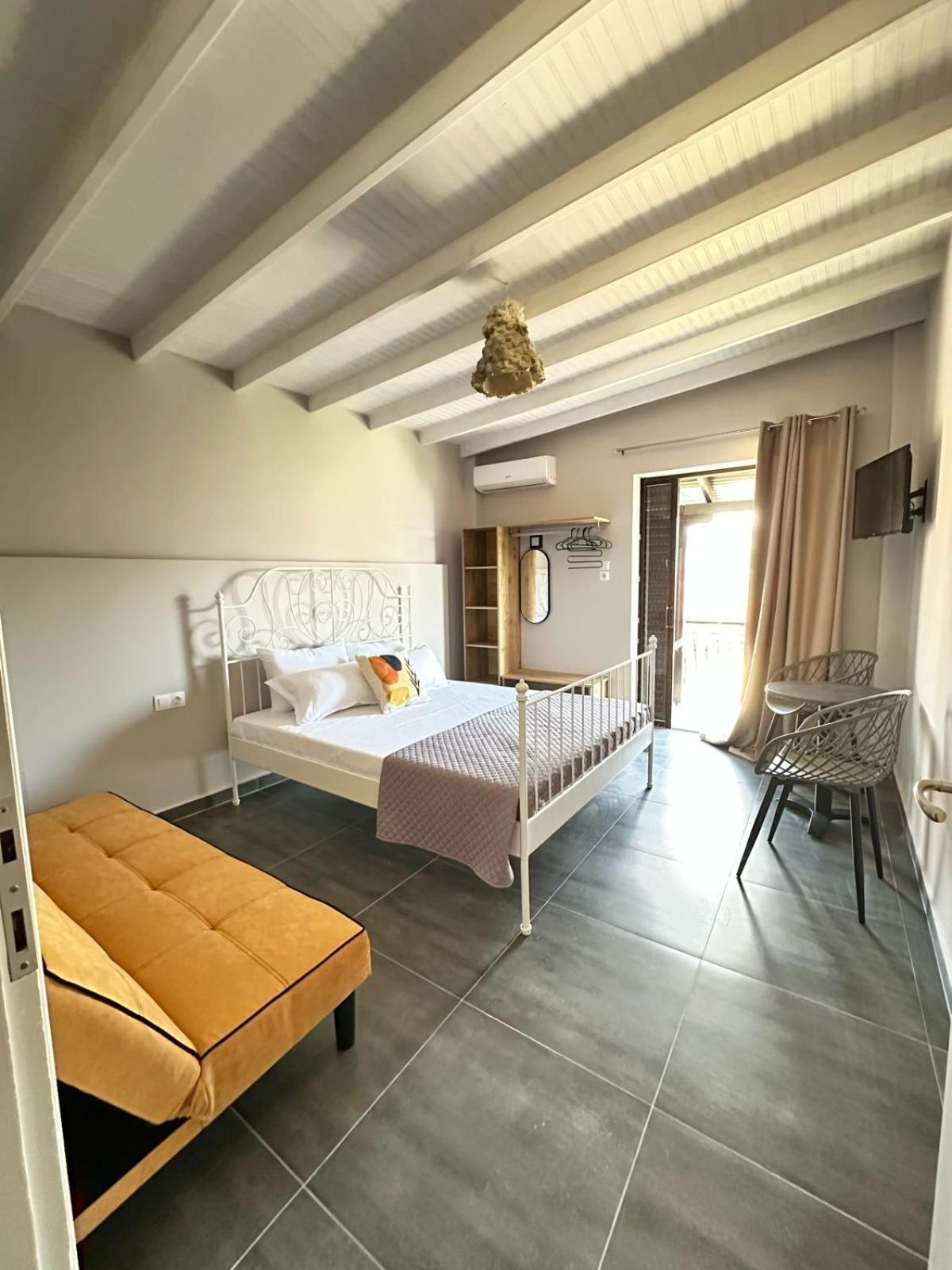 Room Nine 9 Beachfront Apartments Nea Kallikrateia Buitenkant foto