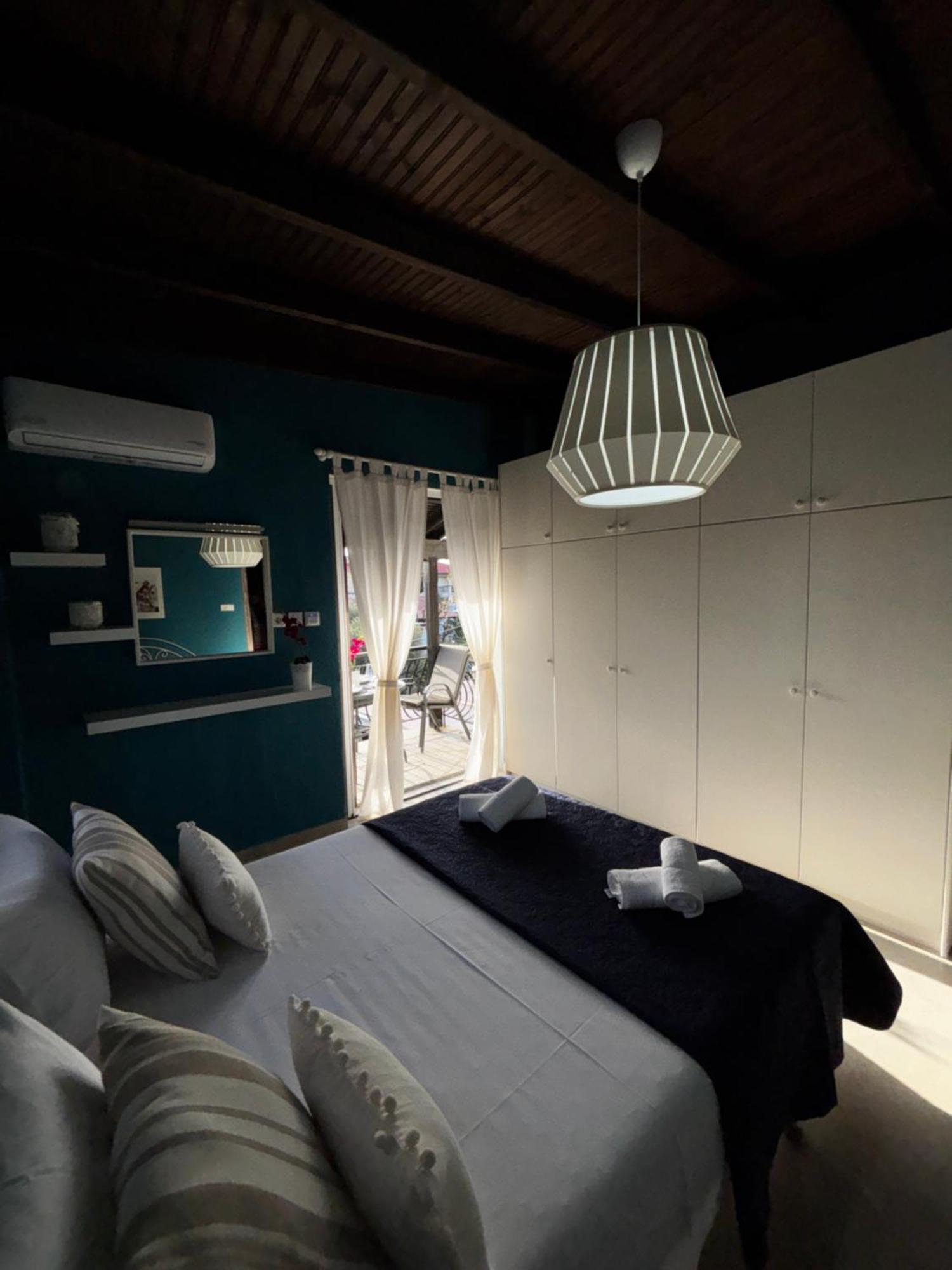 Room Nine 9 Beachfront Apartments Nea Kallikrateia Buitenkant foto